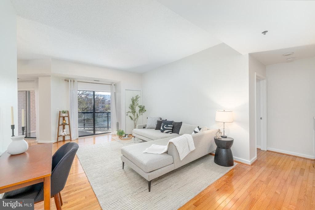 MD,BALTIMORE CITY - 330000