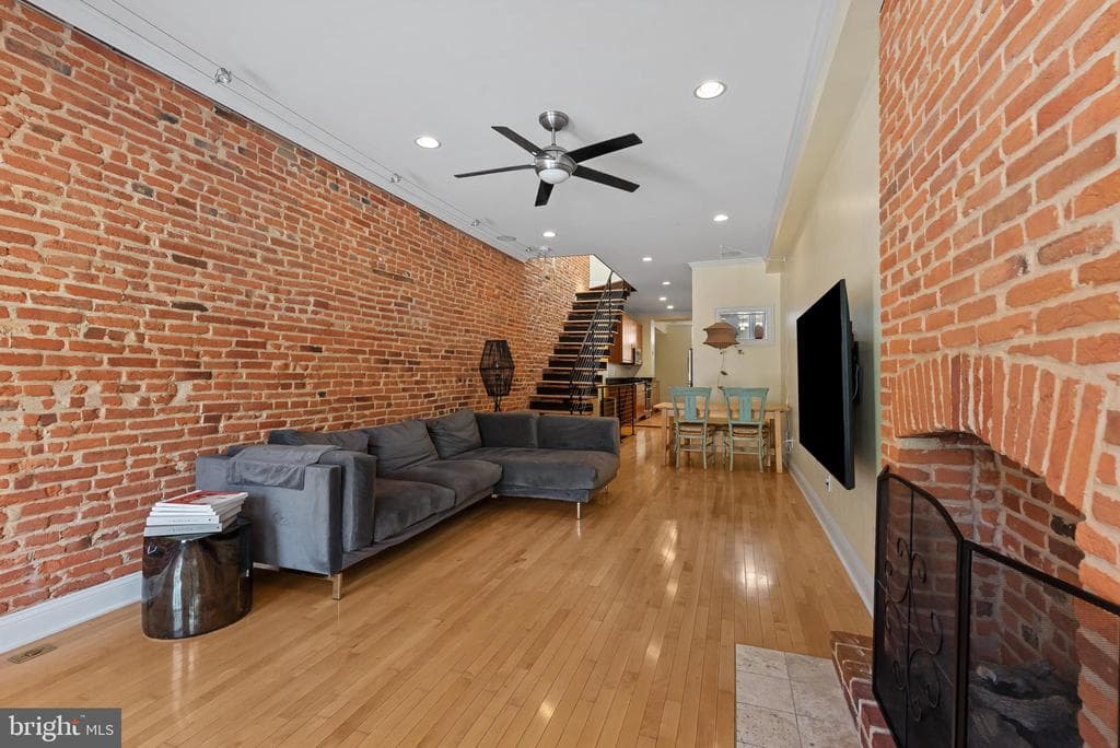 3006 DILLON ST,BALTIMORE,MD,21224,BALTIMORE CITY - 380000