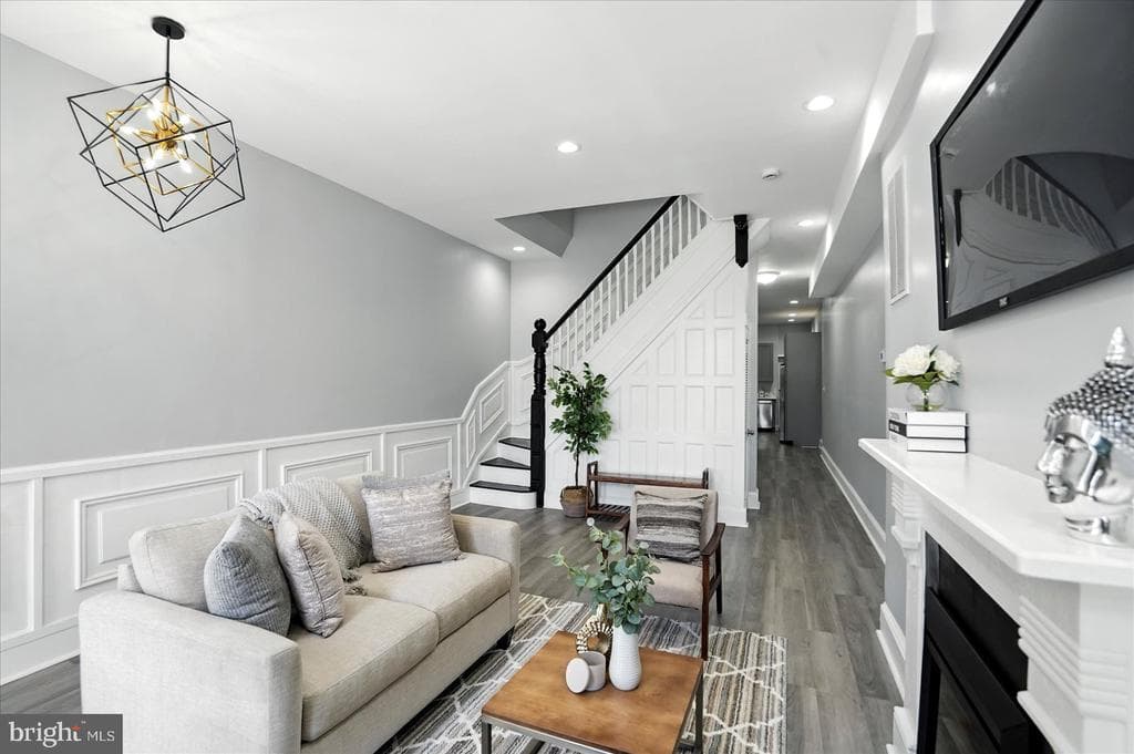 1628 E BIDDLE ST,BALTIMORE,MD,21213,BALTIMORE CITY - 299900