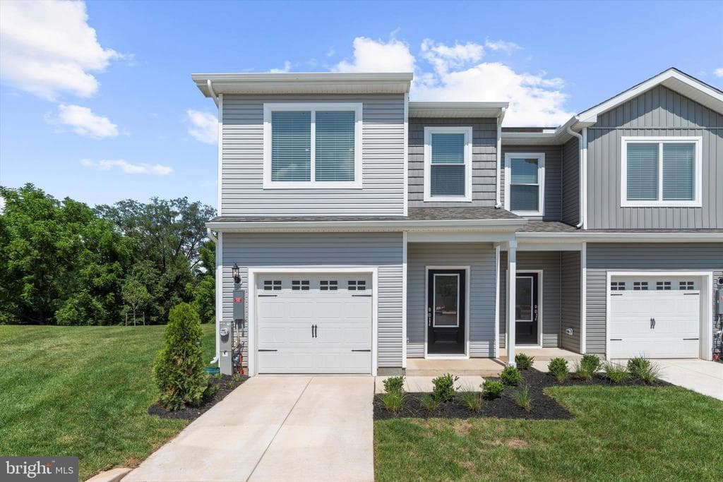8110 BARTHOLOMEW CT,BALTIMORE,MD,21206,BALTIMORE - 383900