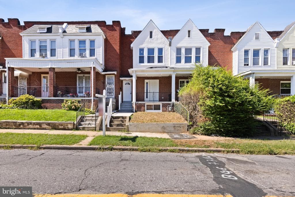 1015 BONAPARTE AVE,BALTIMORE,MD,21218,BALTIMORE CITY - 184900
