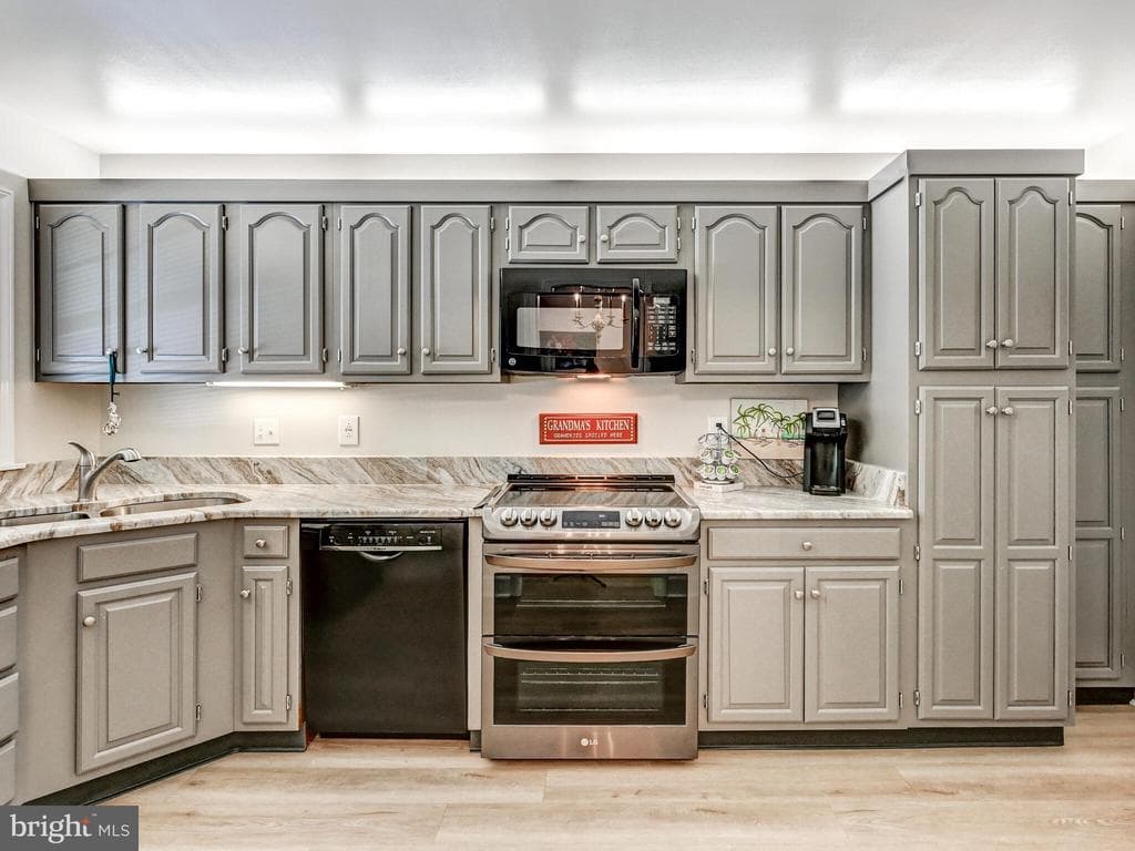 402 BRIGHTWOOD CLUB DR #402,LUTHERVILLE TIMONIUM,MD,21093,BALTIMORE - 300000