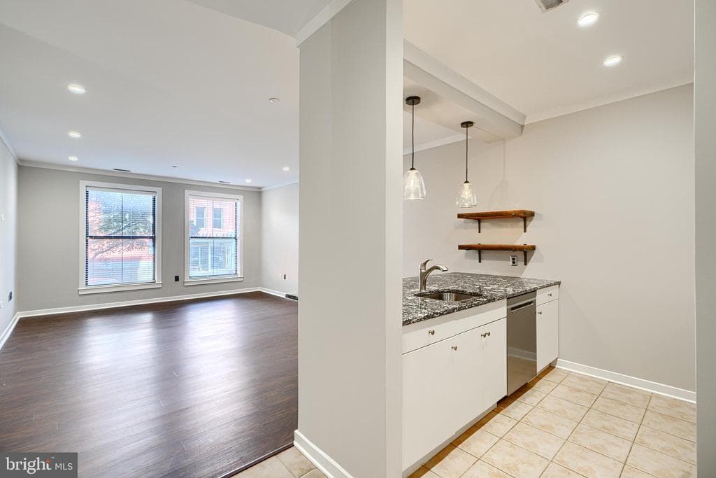 2007 CLIPPER PARK RD #112,BALTIMORE,MD,21211,BALTIMORE CITY - 299900