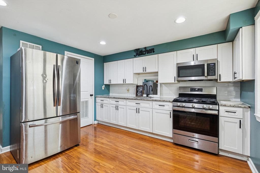 MD,BALTIMORE - 190000