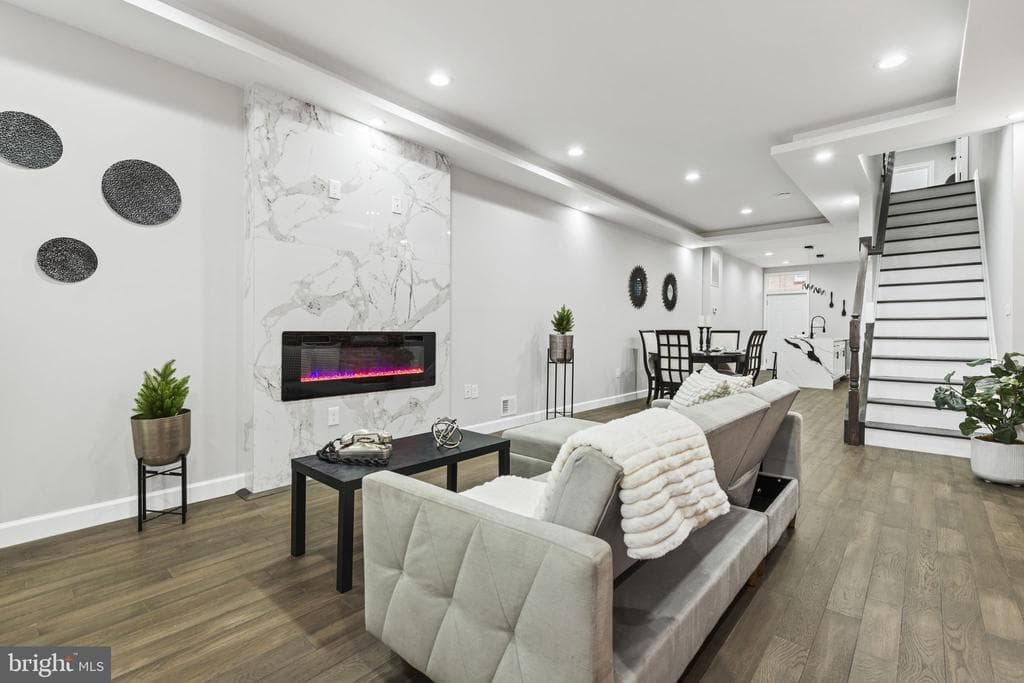 2245 E PRESTON ST,BALTIMORE,MD,21213,BALTIMORE CITY - 320000