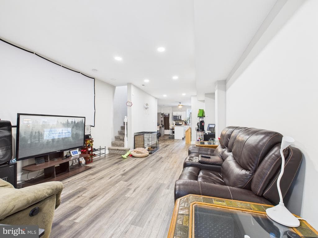 1526 N Patterson Park Ave, Baltimore, MD 21213-3431, United States - 214900