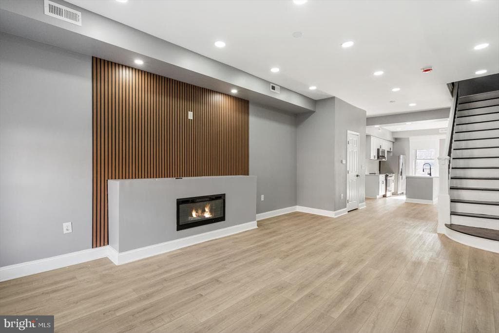 1651 DARLEY AVE,BALTIMORE,MD,21213,BALTIMORE CITY - 199900