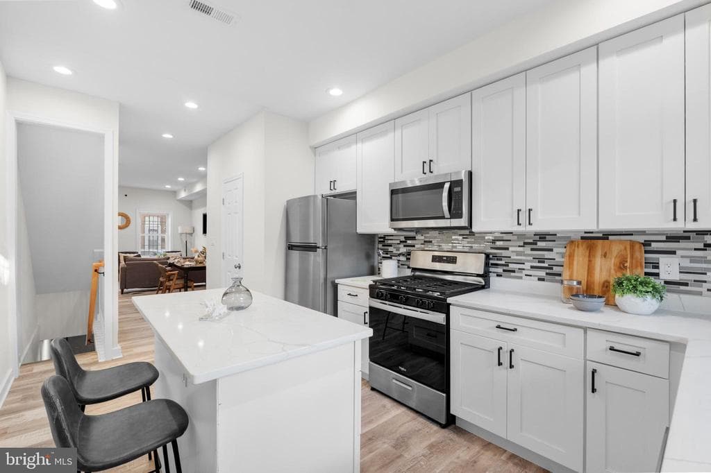 MD,BALTIMORE CITY - 194900