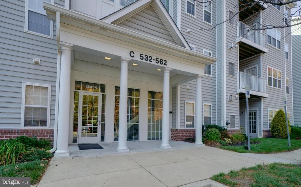 532 Hopkins Landing Dr, Essex, MD 21221-2230, United States - 299900