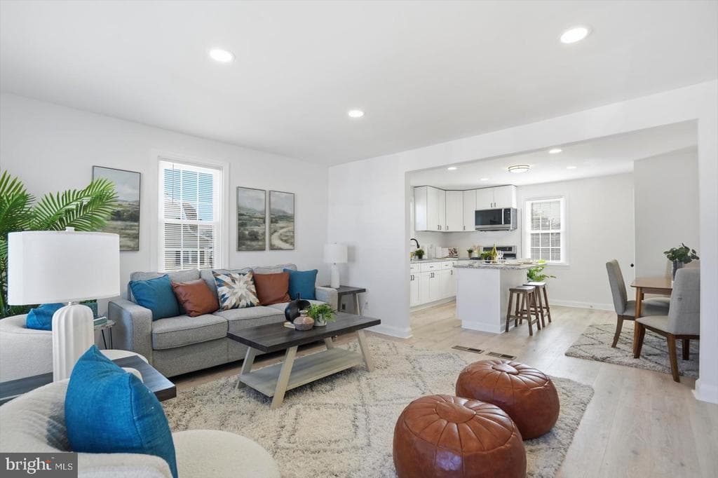 MD,BALTIMORE CITY - 369900