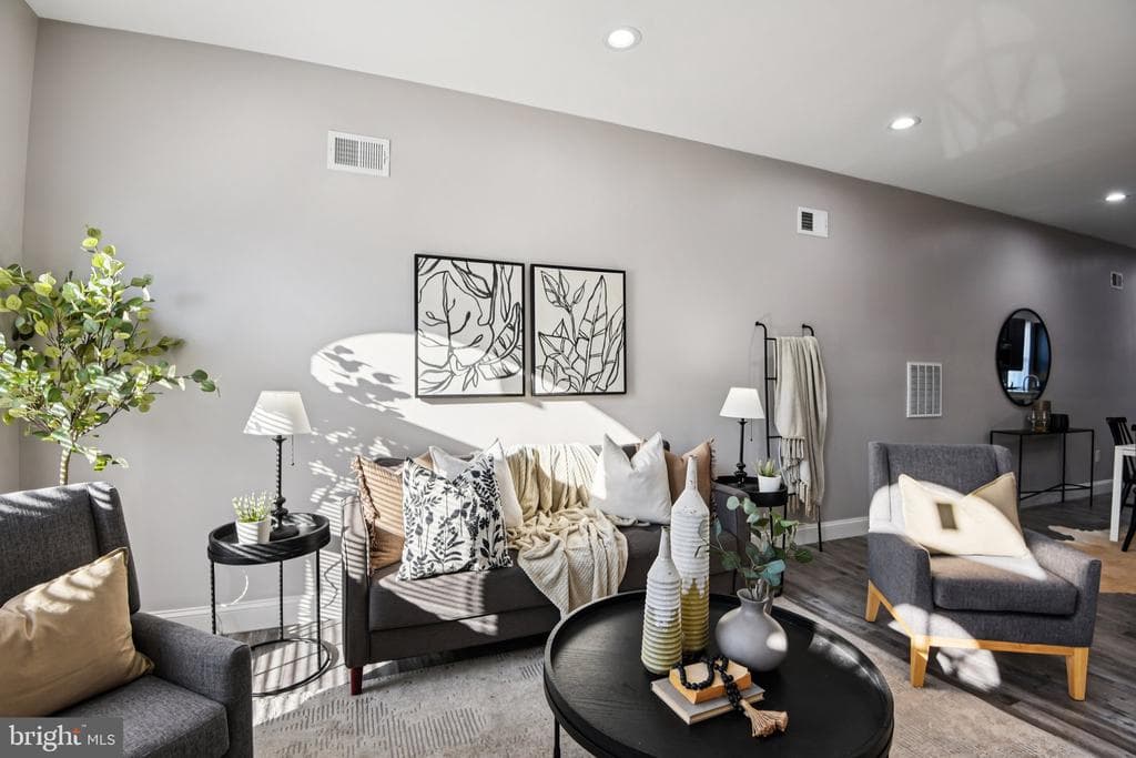 MD,BALTIMORE CITY - 299900