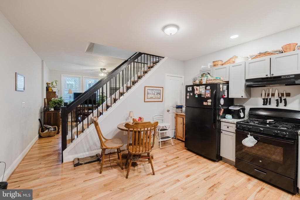 3804 Falls Rd, Baltimore, MD 21211-1825, United States - 240000