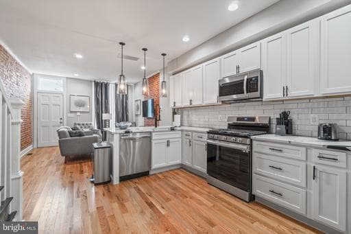 2225 E CHASE ST, BALTIMORE, MD, 21213