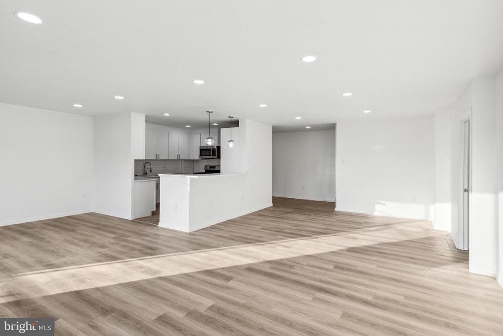 MD,BALTIMORE CITY - 200000