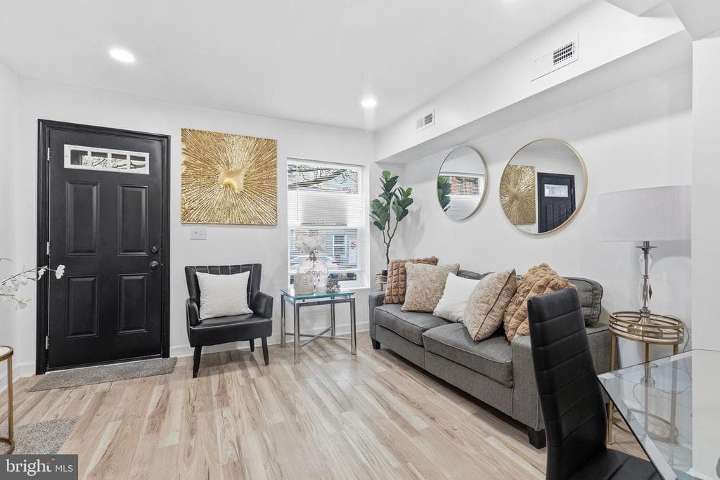 MD,BALTIMORE CITY - 350000