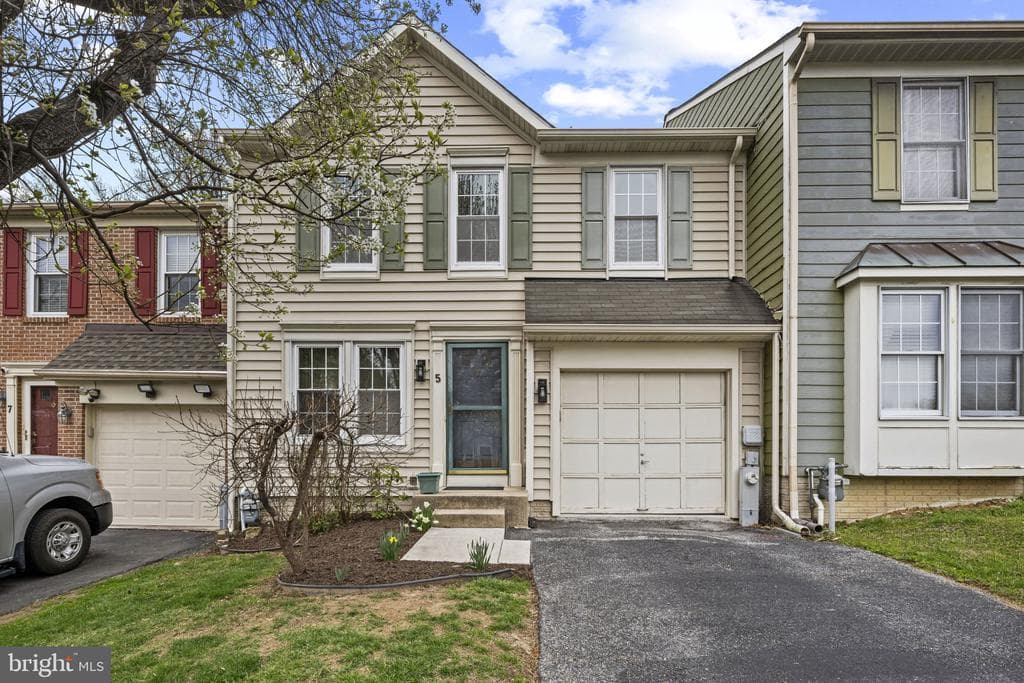 5 Wincrest Ct, Pikesville, MD 21208-2878, United States - 349900