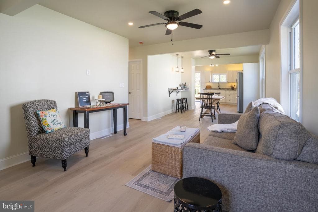 MD,BALTIMORE - 327000