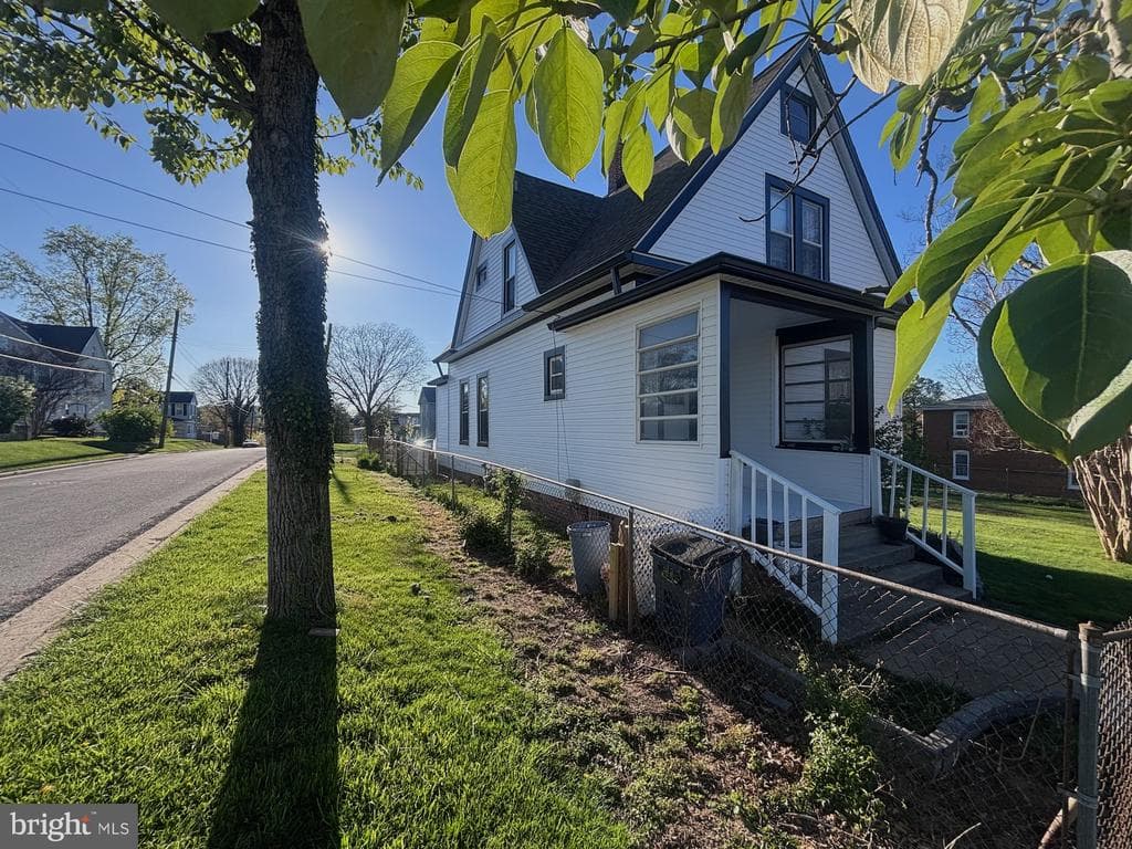 151 Howard Ave, Halethorpe, MD 21227-2924, United States - 295000