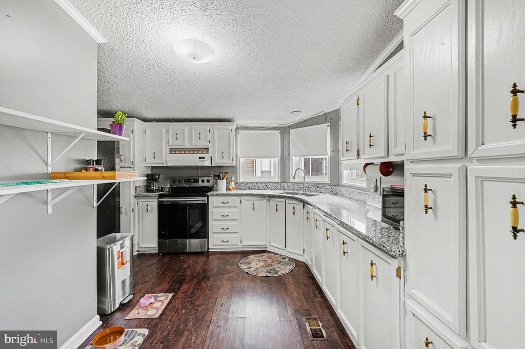 2 Raspberry Ct, Middle River, MD 21220-1636, United States - 86500