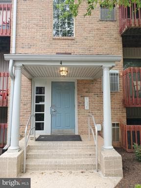 4 Banyan Wood Ct, Essex, MD 21221-7352, United States