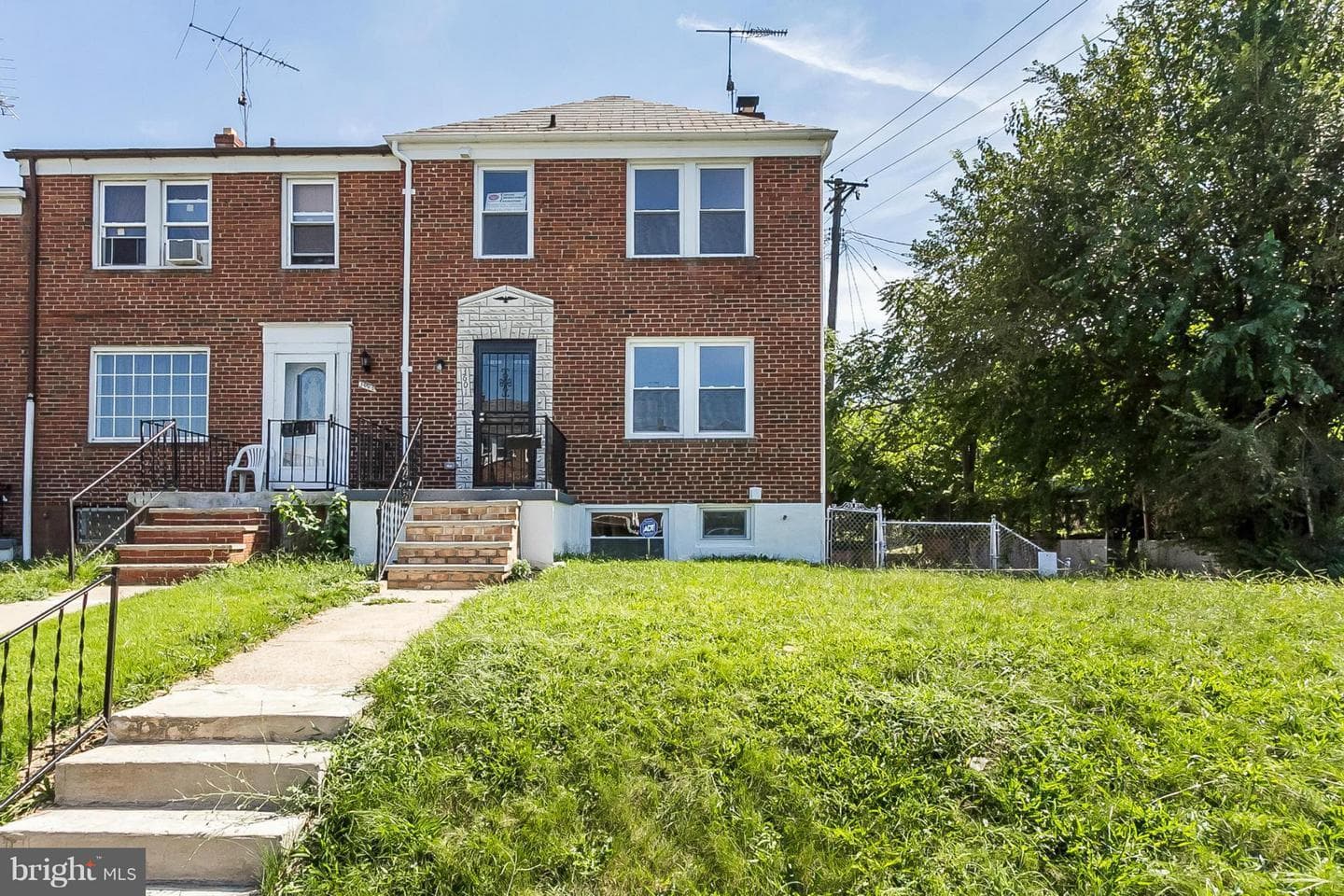 3601 Ravenwood Ave, Baltimore, MD 21213-2008, United States - 210000