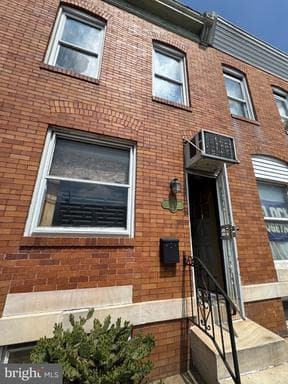 3522 Noble St, Baltimore, MD 21224-1517, United States