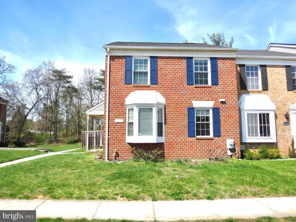 115 Courtland Woods Cir, Pikesville, MD 21208-2651, United States - 299000