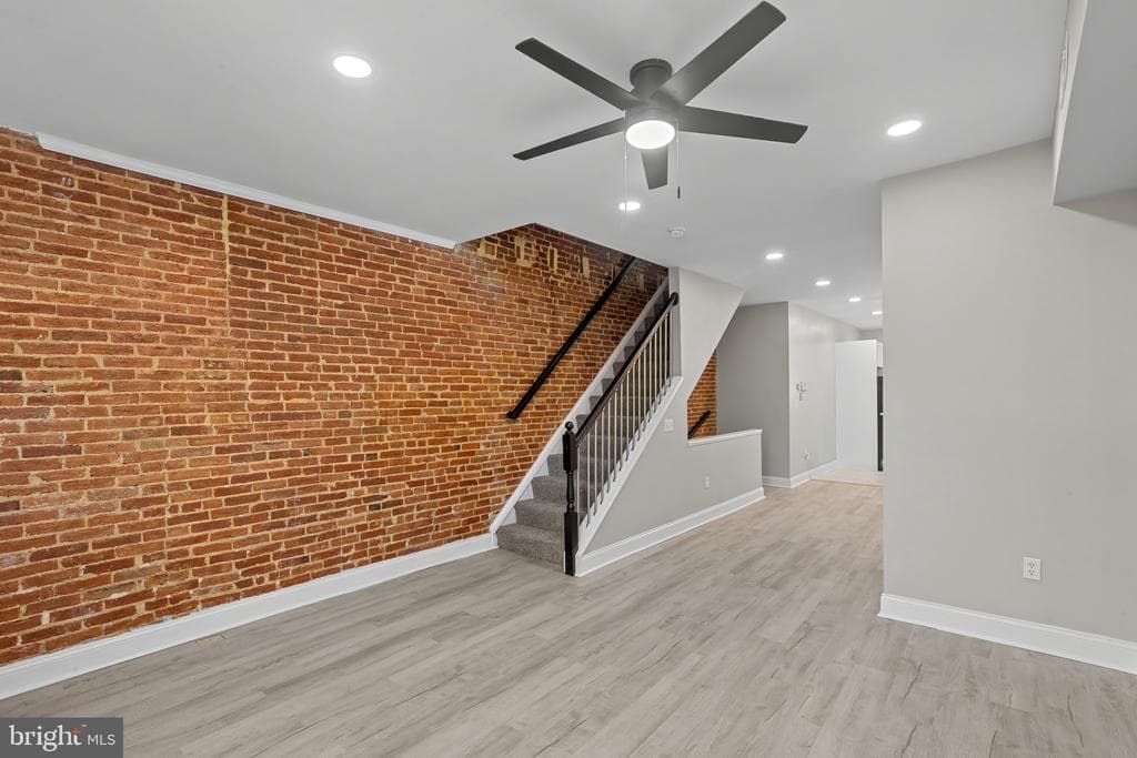 MD,BALTIMORE CITY - 240000