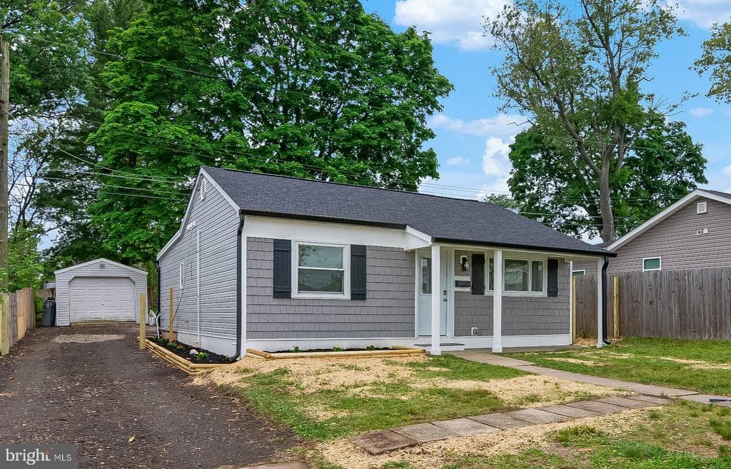 MD,BALTIMORE - 299900
