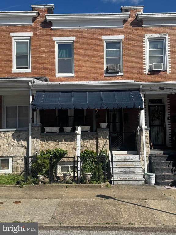 2545 Robb St, Baltimore, MD 21218-4831, United States - 69000