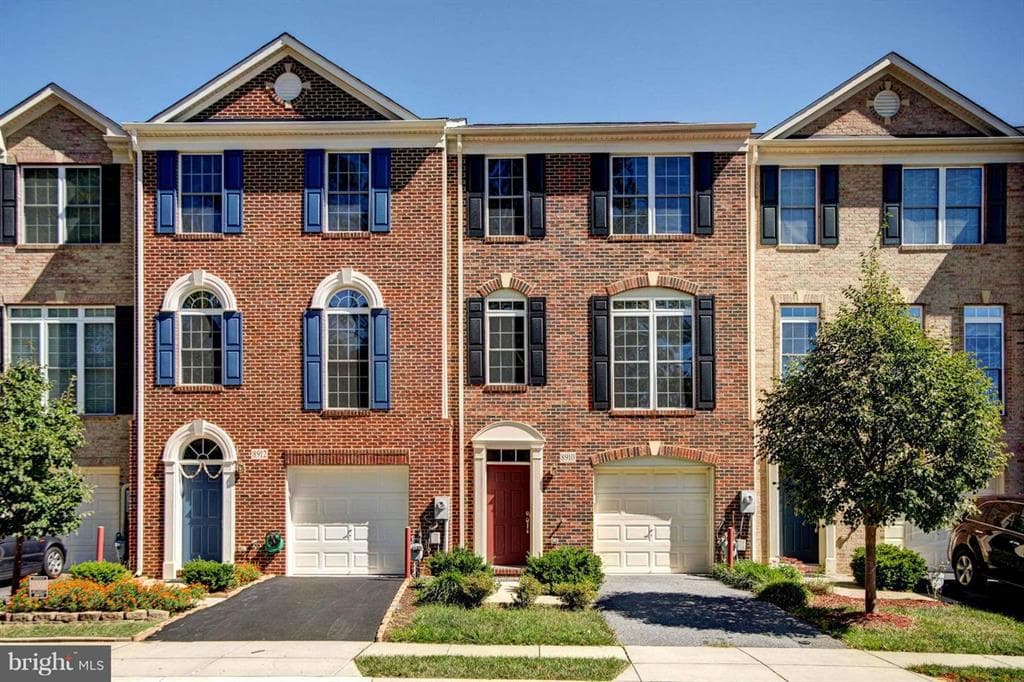 8910 Dawson Manor Dr, Ellicott City, MD 21043-8005, United States - 595000