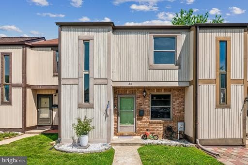 34 HELMSMAN CT, ESSEX, MD, 21221