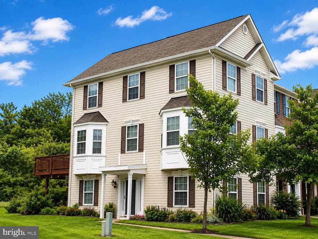 6513 Ridgeborne Dr, Rosedale, MD 21237-3895, United States - 329900