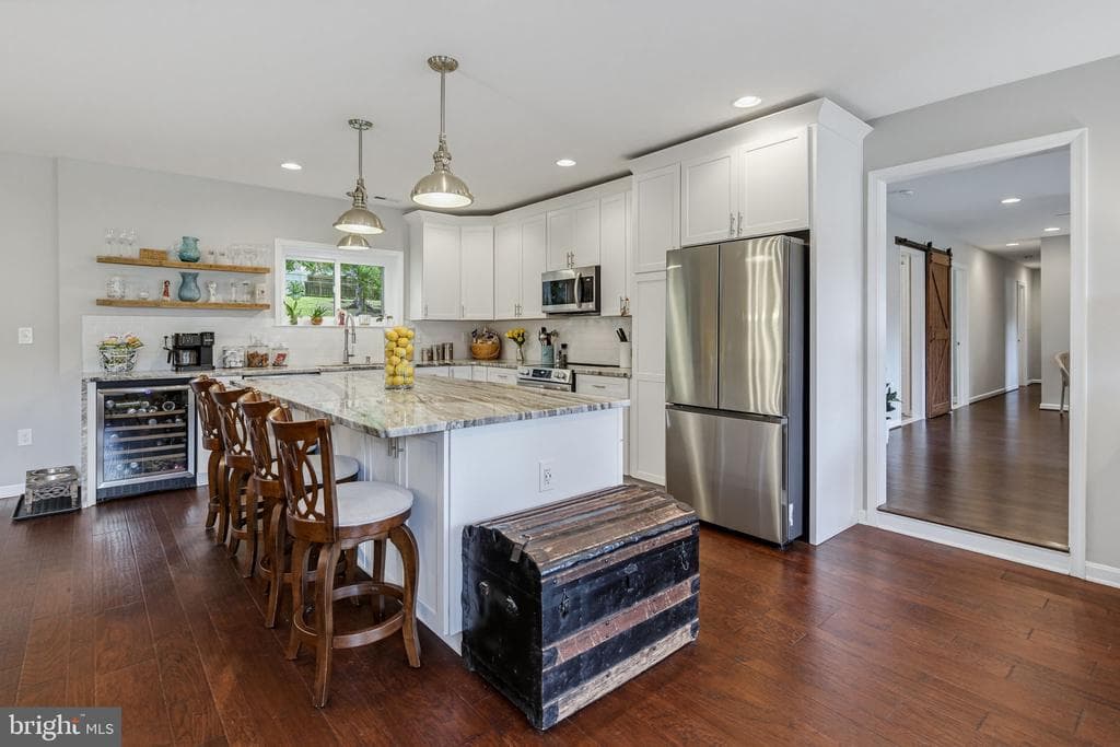 9242 Spring Valley Rd, Ellicott City, MD 21043-6432, United States - 650000