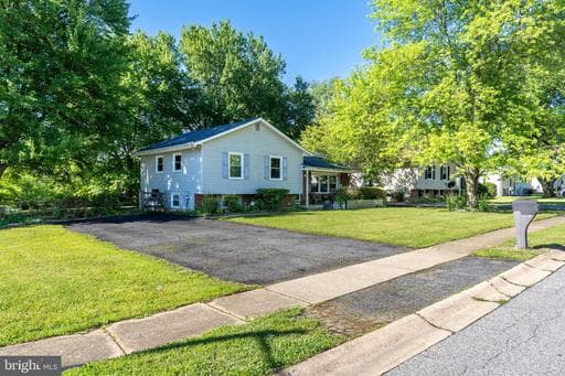 242 Courtney Dr, Elkton, MD 21921-6229, United States