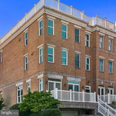 1294 Harbor Island Walk, Baltimore, MD 21230-5460, United States