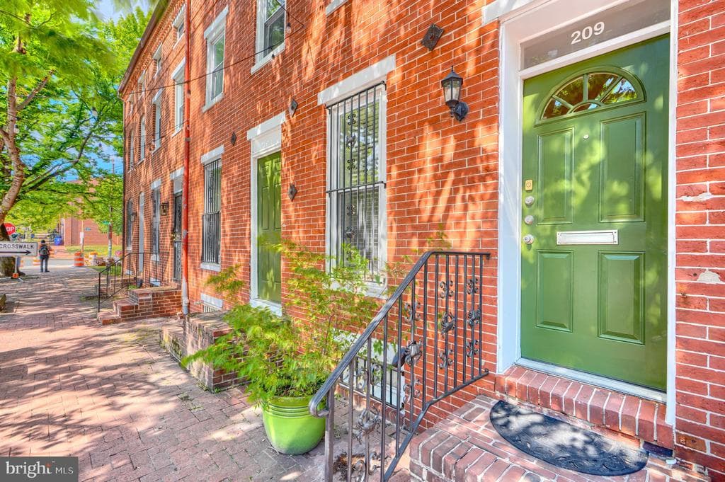 209 Scott St, Baltimore, MD 21230-2107, United States - 379900