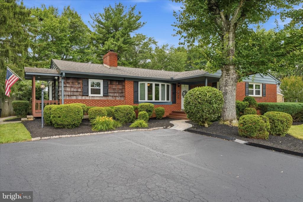 6442 Amherst Ave, Columbia, MD 21046-1059, United States - 669900