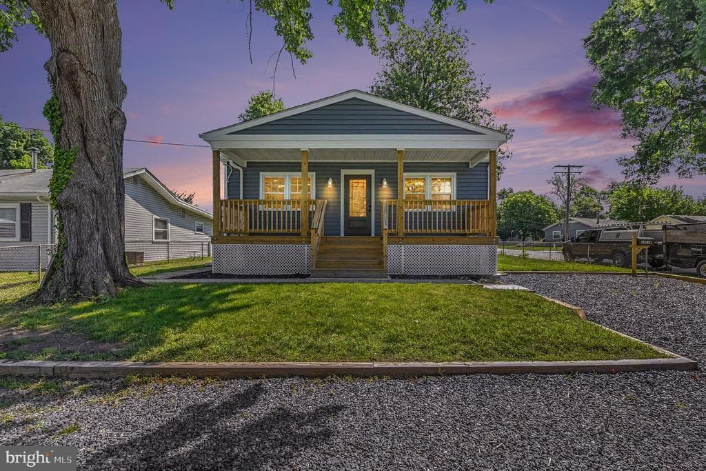 16 Fir Dr, Middle River, MD 21220-5438, United States - 409900