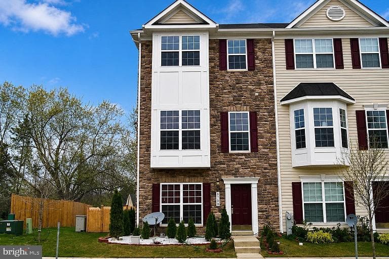 MD,BALTIMORE - 385000