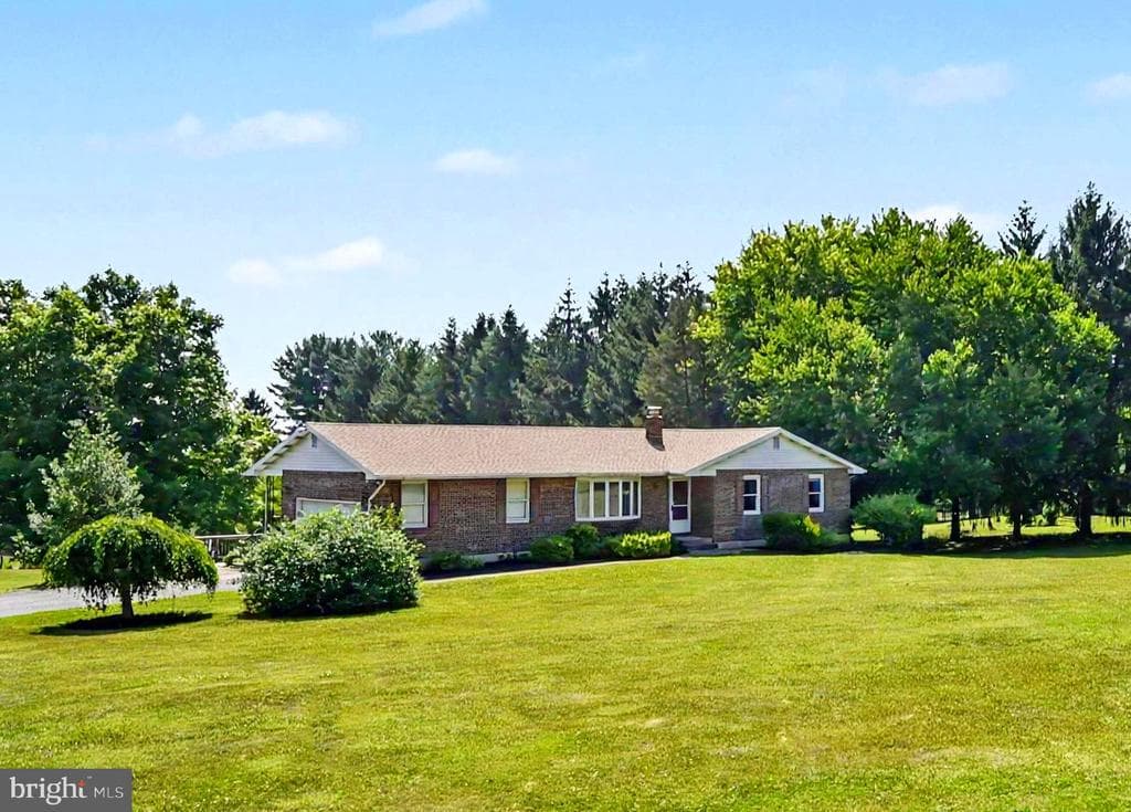 19303 Middletown Rd, Parkton, MD 21120-9692, United States - 489000