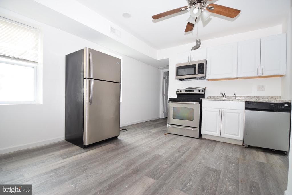 MD,BALTIMORE CITY - 210000