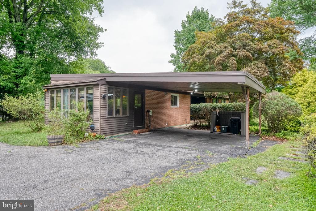 3228 Midfield Rd, Pikesville, MD 21208-4420, United States - 748000