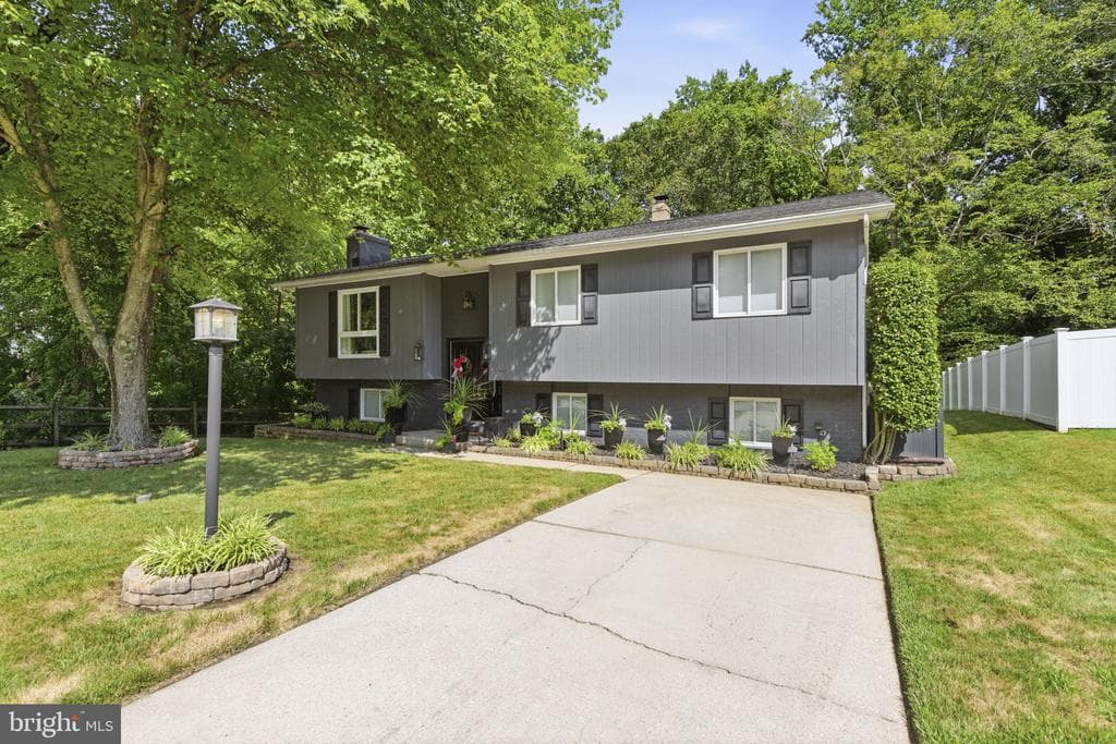 303 Bright Oaks Dr, Bel Air, MD 21015-6210, United States - 450000