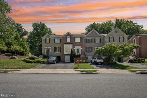 8418 Timberland Cir, Ellicott City, MD 21043-6066, United States