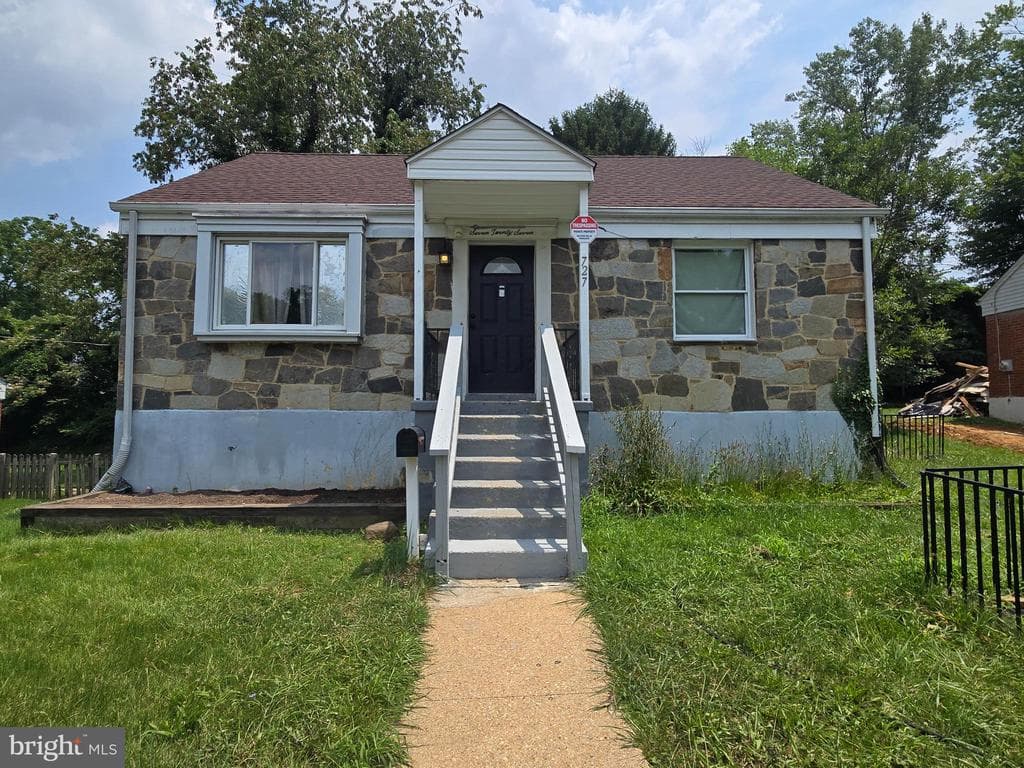 727 Cloudyfold Dr, Pikesville, MD 21208-4608, United States - 400000