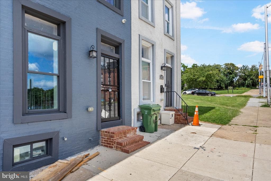 MD,BALTIMORE CITY - 325000