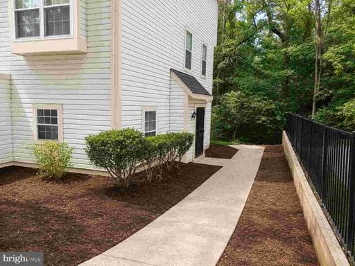 7262 Mahogany Dr, Hyattsville, MD 20785-5825, United States