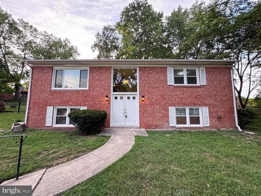 7704 Fanwood Ct, District Heights, MD 20747-1712, United States