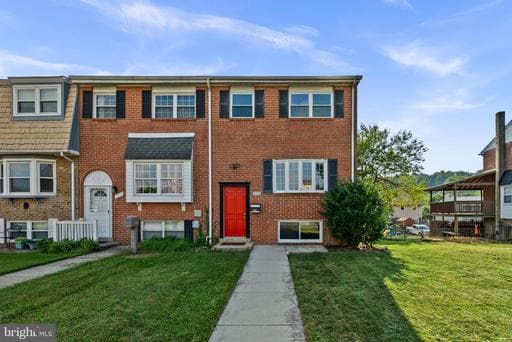 955 Stormont Cir, Halethorpe, MD 21227-3816, United States
